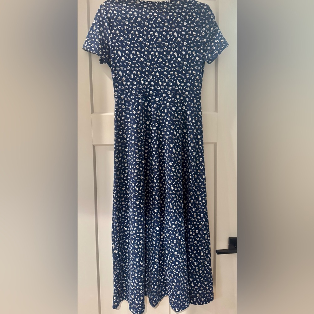 Two dresses! - Picture 3 of 7